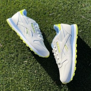 WOMENS REEBOK SHOES 👟